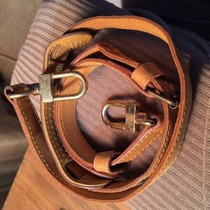 Louis Vuitton Keepall Bandouliere 55 strap